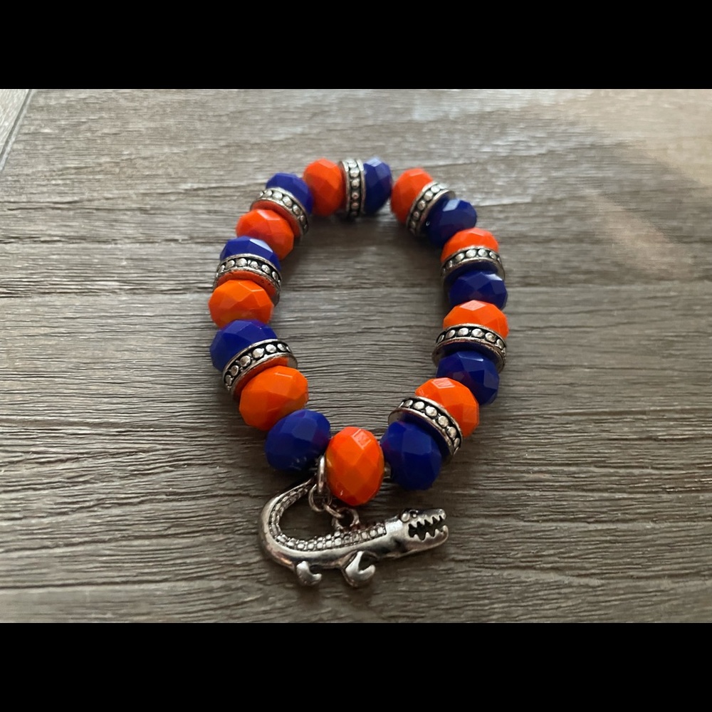 Gator earring and bracelet - Picture 2 of 3